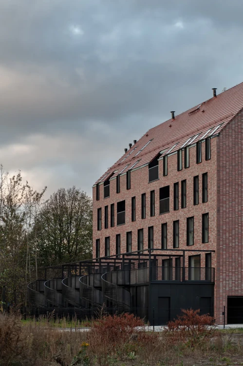 plytka-klinkierowa-hf37-wall-street-king-klinker-przysucha-realizacja5