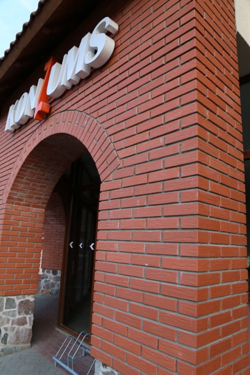 cegla-klinkierowa-maszynowa-janka-ryflowana-lode-realizacja1