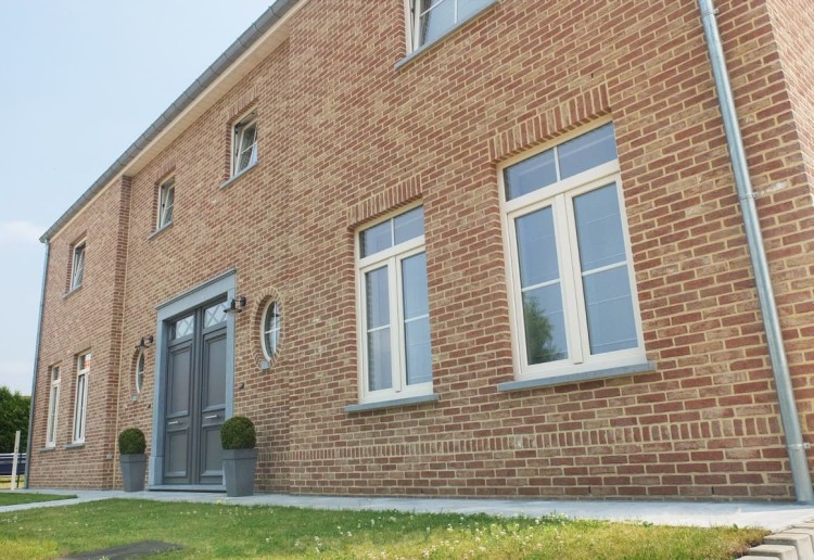 plytka-recznie-formowana-klampsteen-kesselt-nelissen-realizacja14.jpg