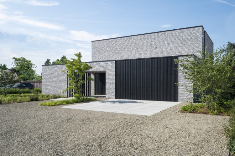 plytka-recznie-formowana-metallic-nelissen-realizacja4.jpg