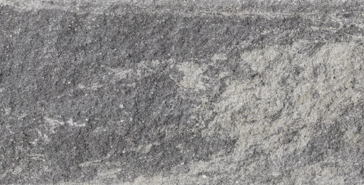 daszek-ogrodzeniowy-murek-uni-split-piaskowiec-bialo-szary-bruk-bet-realizacja