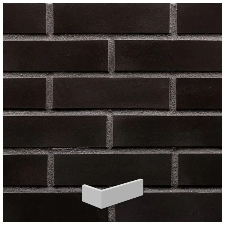 plytka-klinkierowa-katowa-17-onyksowa-czern-long-king-klinker.webp