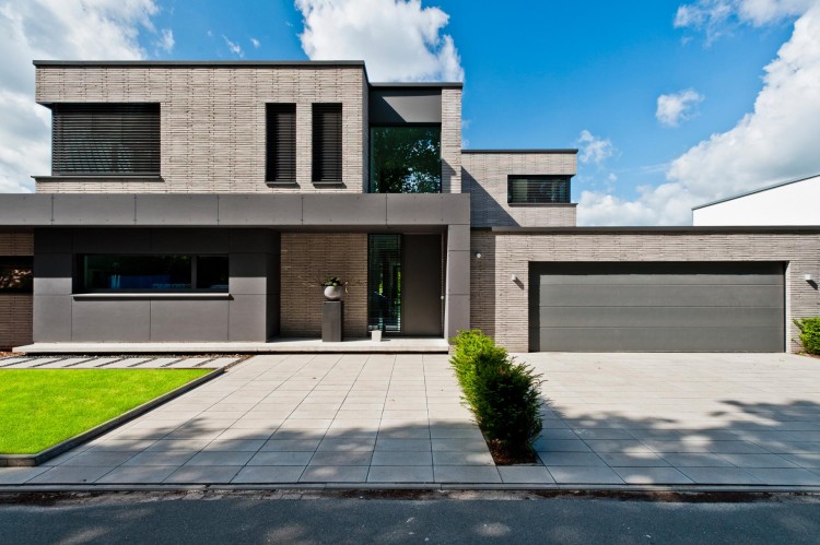 cegla-pelna-strukturyzowana-woda-long-john-grey-wienerberger-realizacja