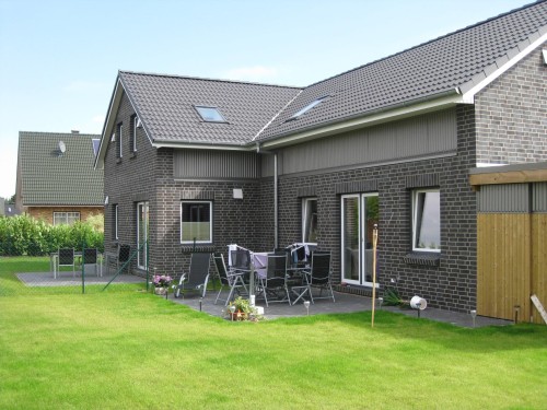 cegla-pelna-strukturyzowana-frankfurt-wienerberger-realizacja