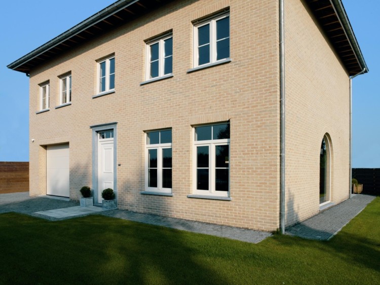 cegla-pelna-recznie-formowana-lateran-wienerberger-realizacja3