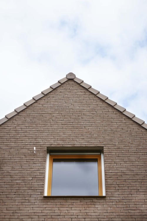 cegla-pelna-recznie-formowana-iluzo-brazowa-wienerberger-realizacja2