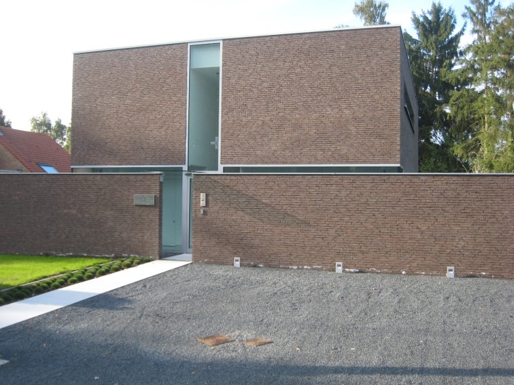 cegla-pelna-recznie-formowana-iluzo-brazowa-wienerberger-realizacja4