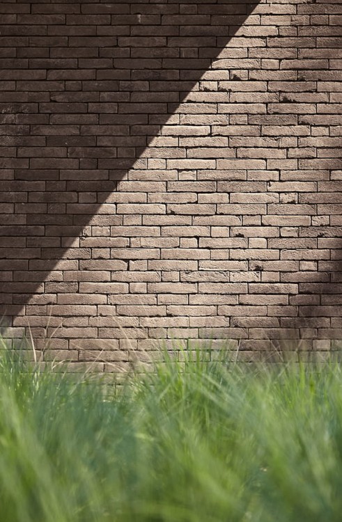 cegla-pelna-recznie-formowana-iluzo-brazowo-grafitowa-wienerberger-realizacja3