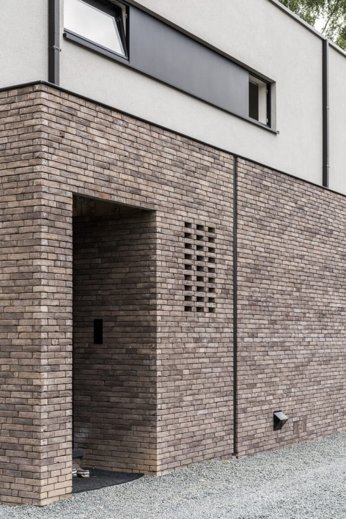 cegla-pelna-recznie-formowana-iluzo-szaro-grafitowa-wienerberger-realizacja7