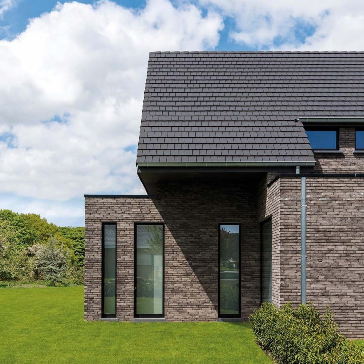 cegla-pelna-recznie-formowana-iluzo-szaro-grafitowa-wienerberger-realizacja14