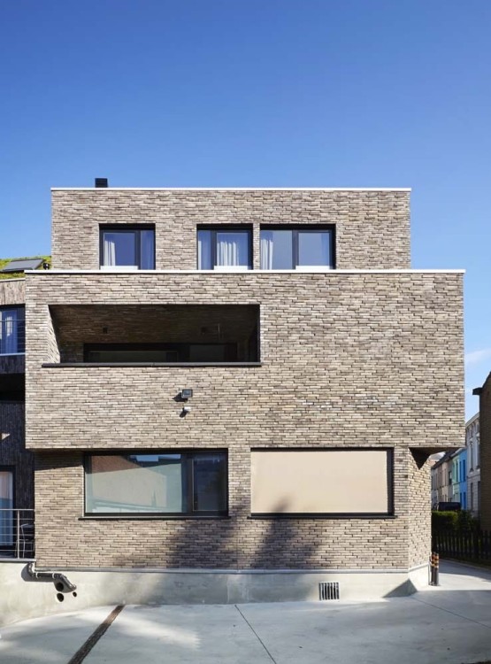 cegla-pelna-recznie-formowana-iluzo-szaro-grafitowa-wienerberger-realizacja16