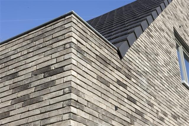 cegla-pelna-recznie-formowana-iluzo-szaro-grafitowa-wienerberger-realizacja23