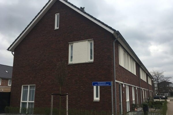 plytka-katowa-recznie-formowana-oud-roosendaal-engels-realizacja1