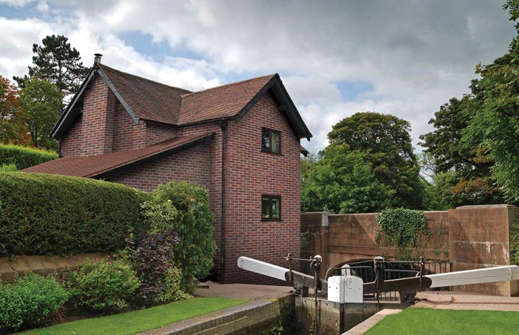 plytka-klinkierowa-katowa-hf30-heart-brick-king-klinker-realizacja1