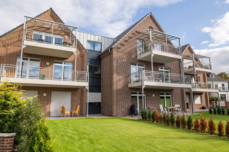 plytka-recznie-formowana-1-bronze-bunt-geflammt-muhr-realizacja2