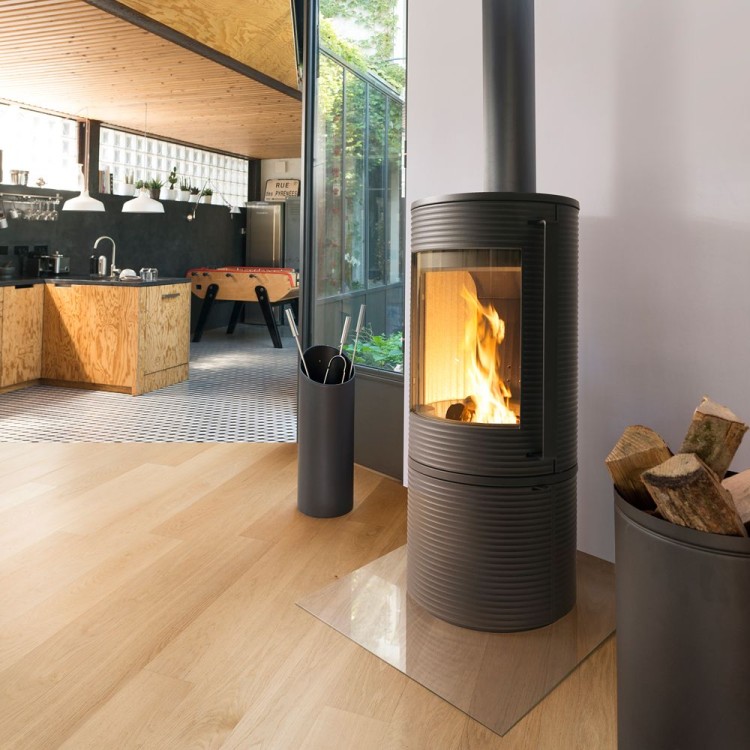 piec-wolnostojacy-altara-antracyt-ref-6103-44-invicta-realizacja
